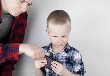 6 Tips for Managing Screen Time and Protecting Your Child's Eyesight