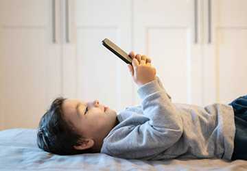 6 Tips for Managing Screen Time and Protecting Your Child's Eyesight