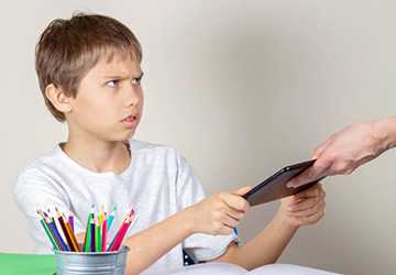 6 Tips for Managing Screen Time and Protecting Your Child’s Eyesight